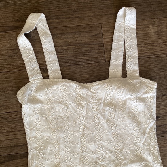 *NWOT* CJ Cruz white eyelet dress - Picture 3 of 7